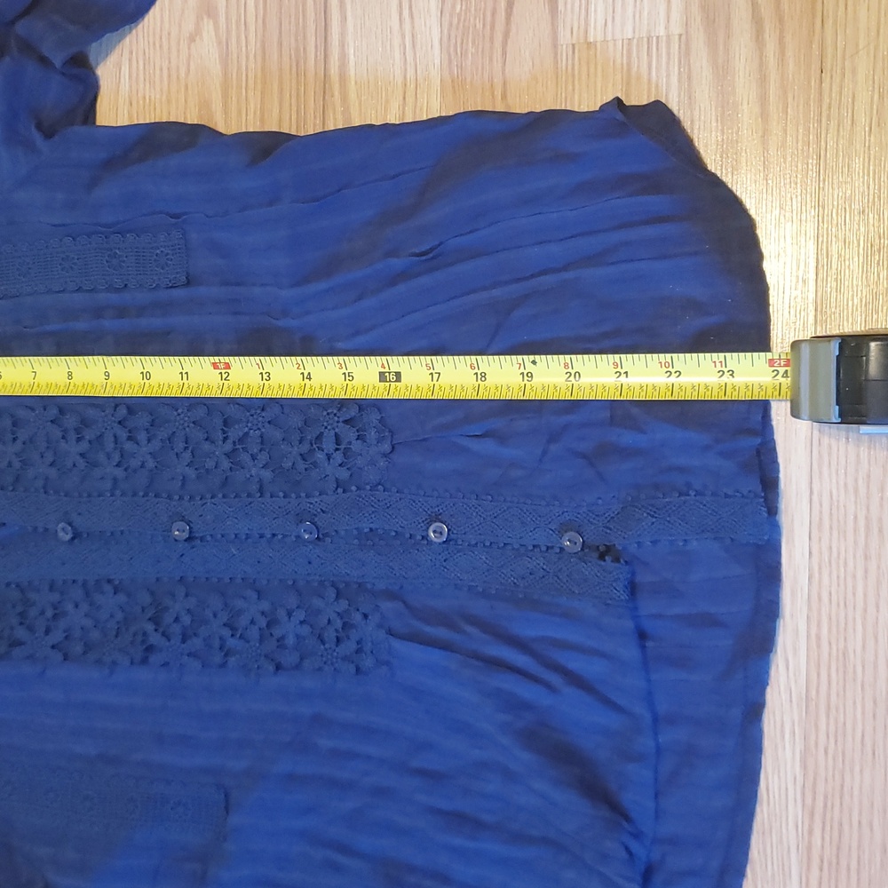 NWOT Elegant Navy Blue Lace Trim Blouse Medium - Picture 8 of 10